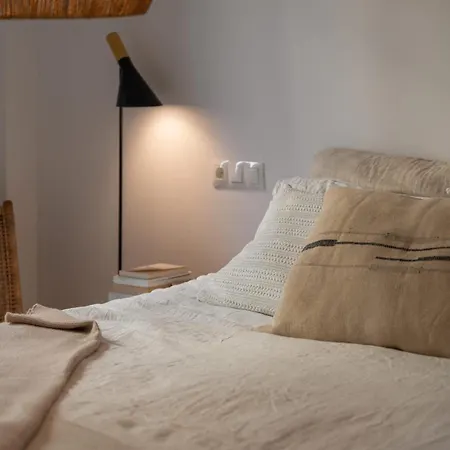 - Serendipity Flat- Stunning Views And Serene Interior Apartament
