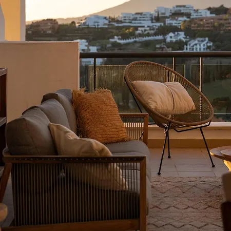 - Serendipity Flat- Stunning Views And Serene Interior * Estepona