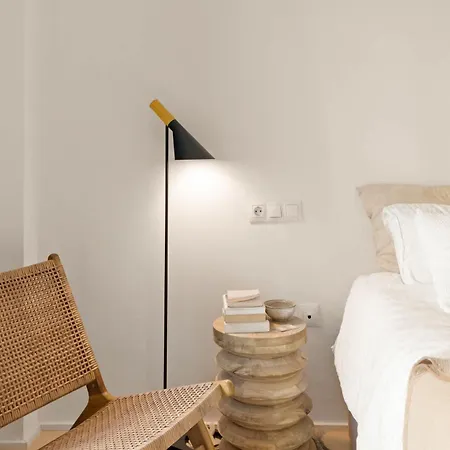 - Serendipity Flat- Stunning Views And Serene Interior