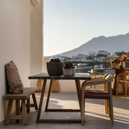 - Serendipity Flat- Stunning Views And Serene Interior アパート
