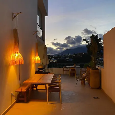 - Serendipity Flat- Stunning Views And Serene Interior