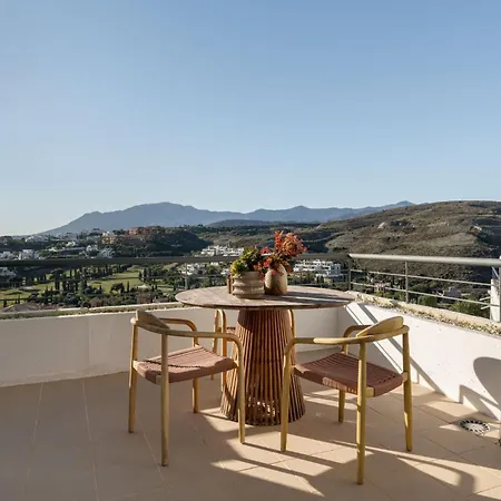 Serendipity Flat- Stunning Views And Serene Interior Apartment *