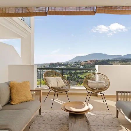 - Serendipity Flat- Stunning Views And Serene Interior *