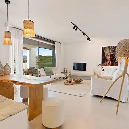 - Serendipity Flat- Stunning Views And Serene Interior * Estepona
