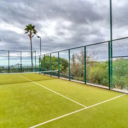 - Serendipity Flat- Stunning Views And Serene Interior Daire Estepona